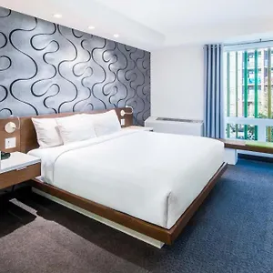 **** Hotel Mere Canada